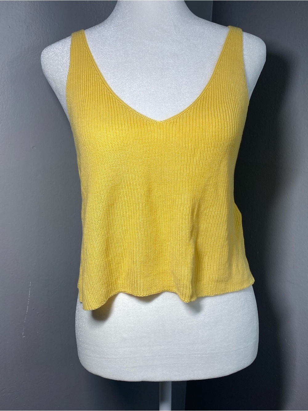 💙 3/$35💙 Forever 21 - V-Neck Knit Tank Top - Yellow